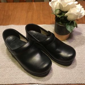 Black Dansko Clogs size 37